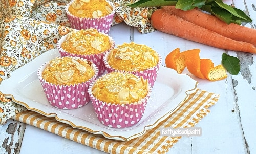 Muffin de cenoura, laranja e amêndoas