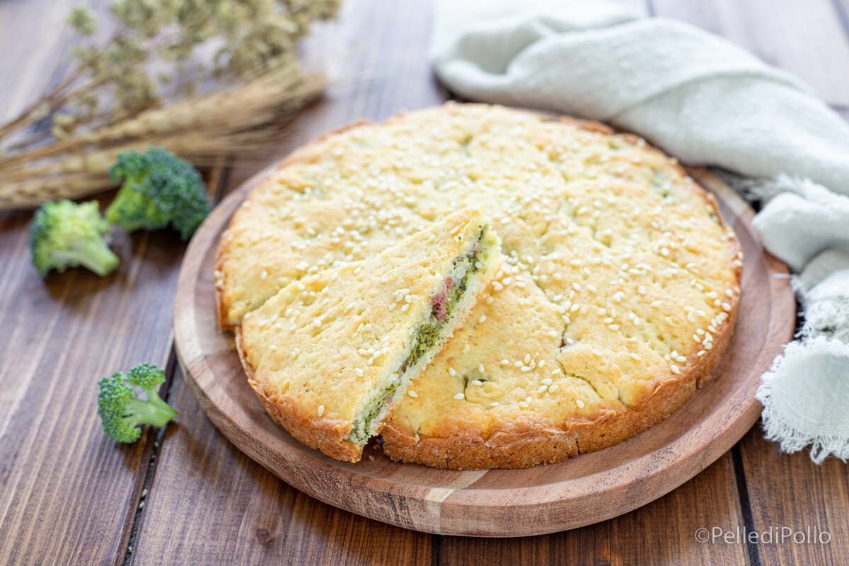 Focaccia com brócolis e linguiça