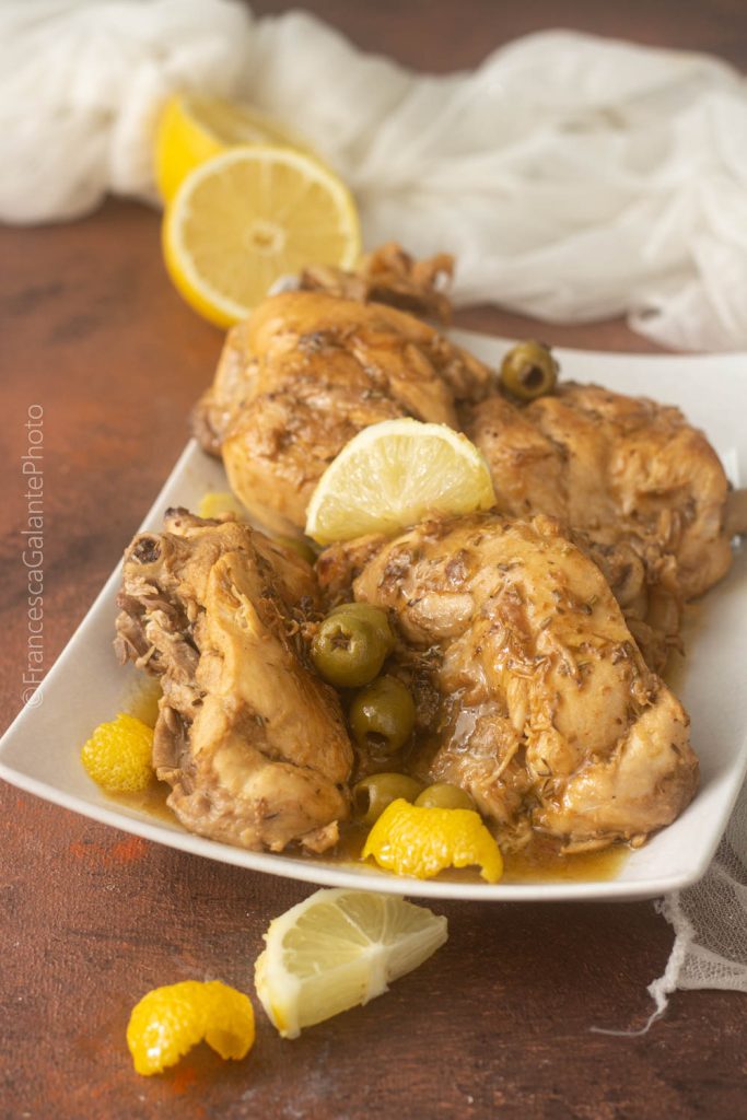 Frango na caçarola aromatizado com limão