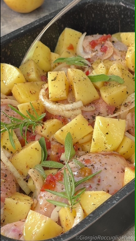 frango com batatas assadas