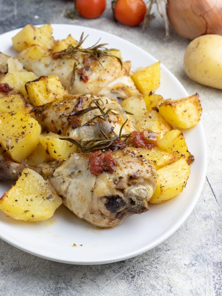 frango com batatas assadas