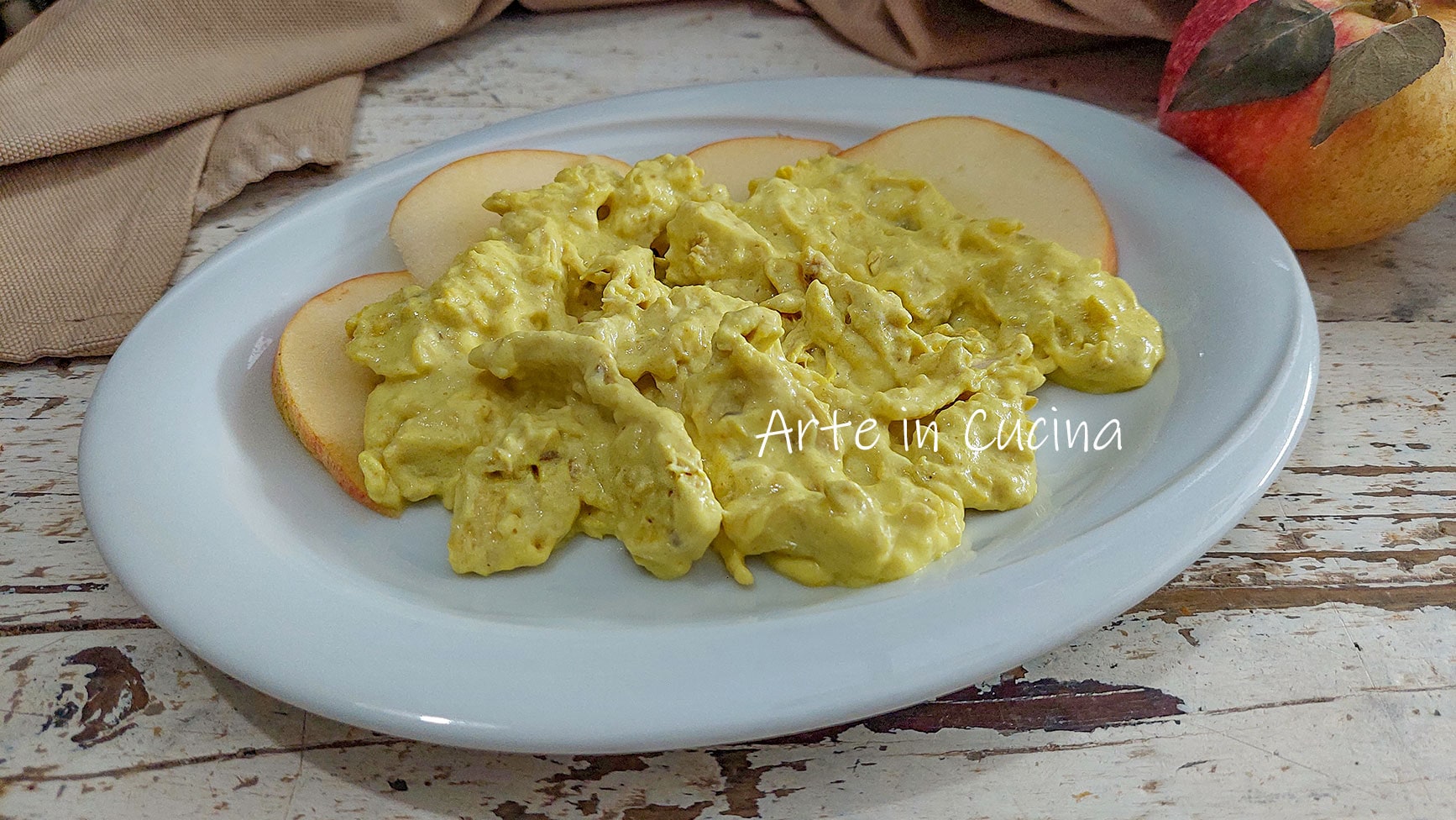 FRANGO AO CURRY com maçãs e iogurte