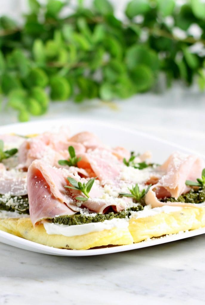 Pizza de omelete com beldroega