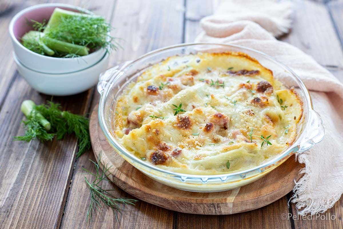 Funcho gratinado com molho bechamel e bacon