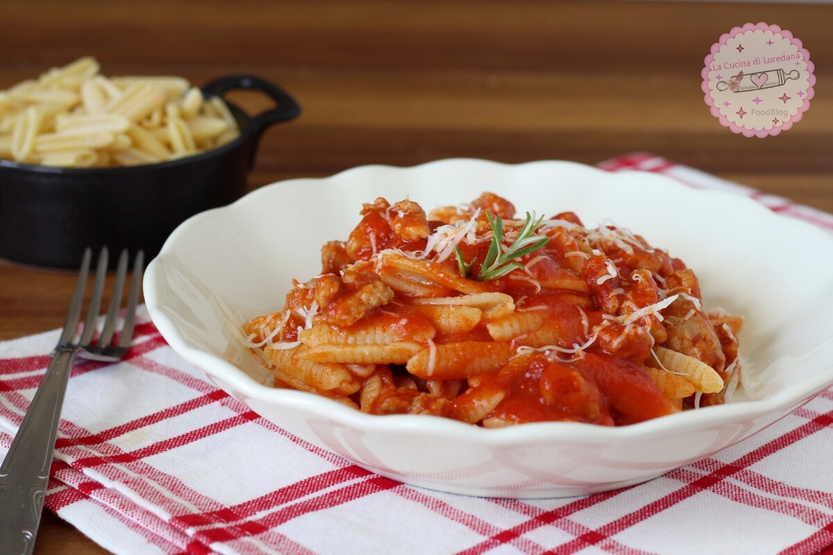 GNOCCHETTI SARDI COM LINGUIÇA o primeiro prato gostoso e saboroso
