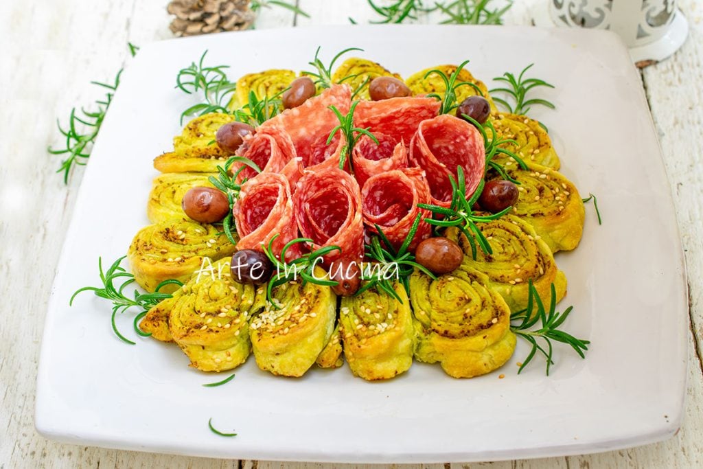 Guirlanda de Massa Folhada aperitivo de Natal