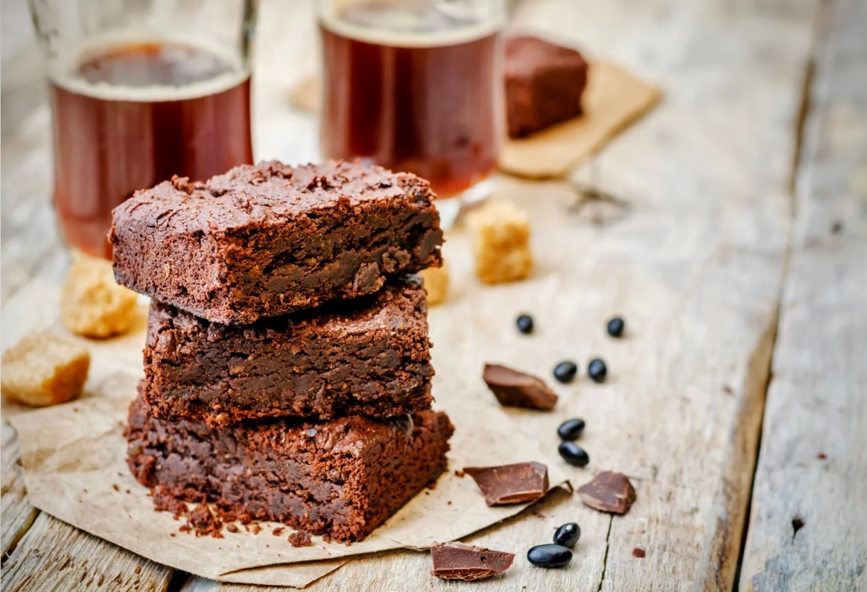 BROWNIES DE FEIJÃO PRETO (SEM FARINHA)