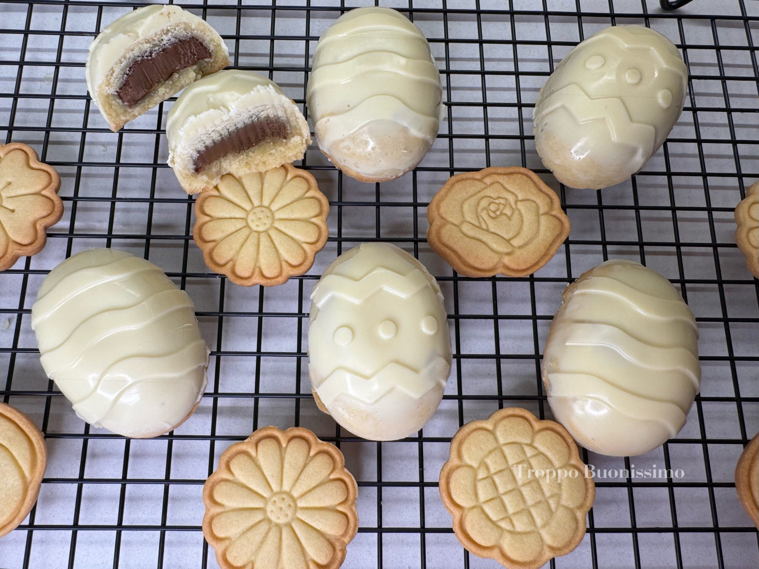 Ovinhos de massa amanteigada recheados com creme de avelãs – Receita fácil e deliciosa para a Páscoa
