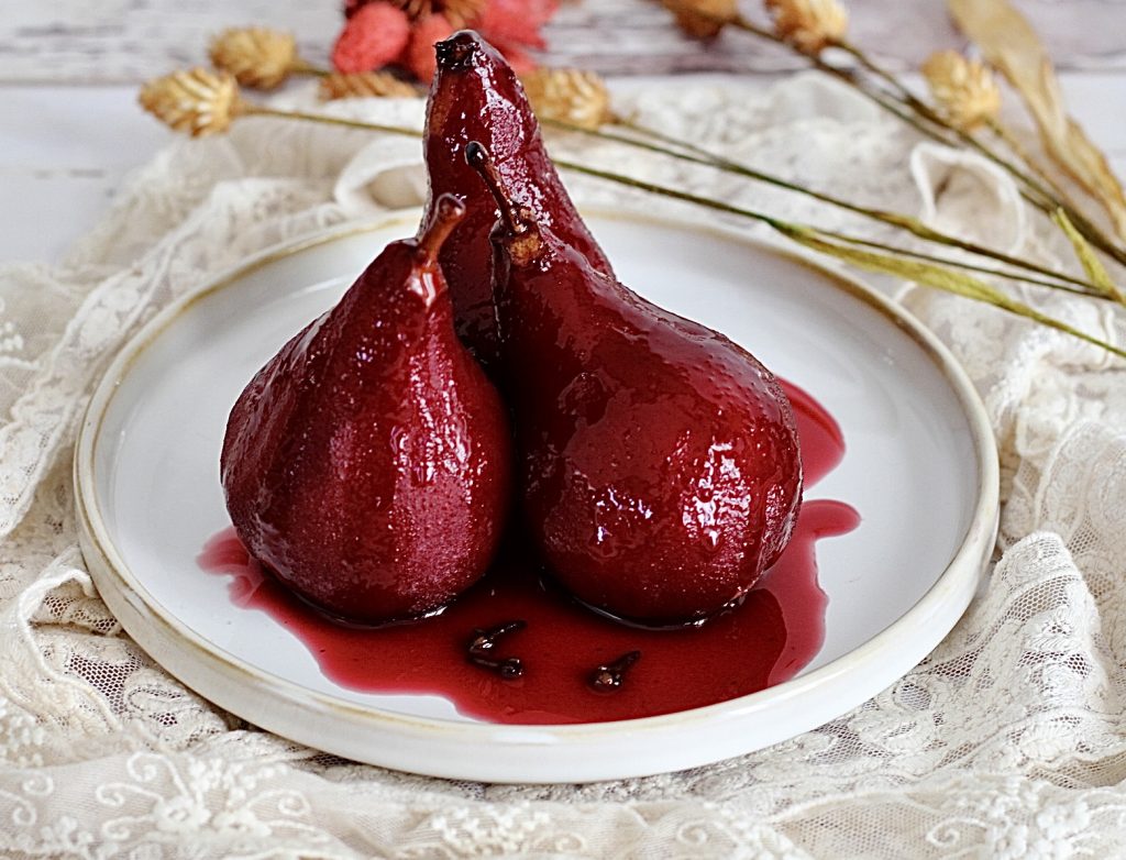 Peras ao vinho tinto, como terminar a refeição com leveza