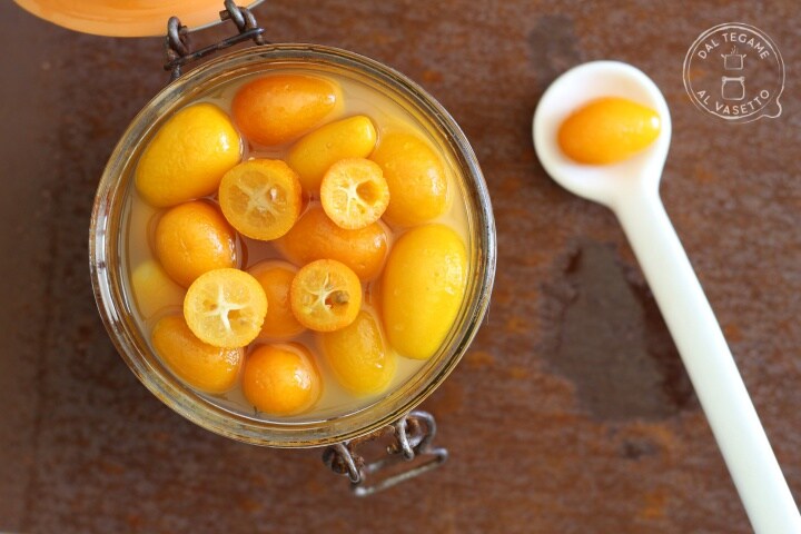 Kumquats em conserva de álcool