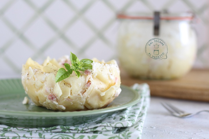 Lasanhas no pote cozidas no micro-ondas