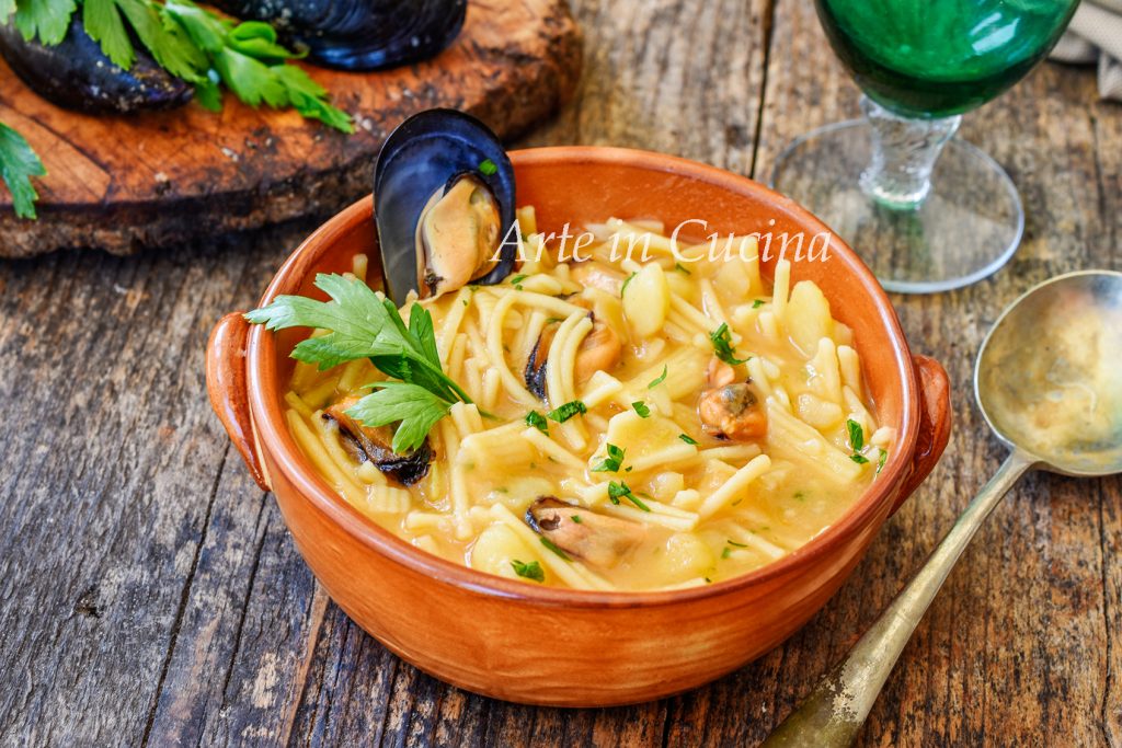 Macarrão batata e mexilhões receita napolitana