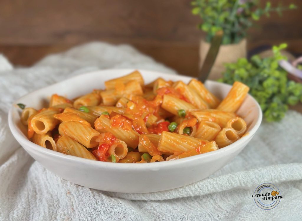 macarrão com pimentões e ervilhas