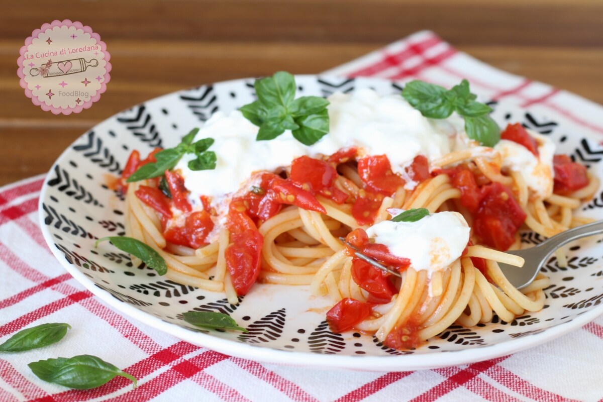MASSA COM TOMATINHOS E STRACCIATELLA o prato que conquista à primeira garfada