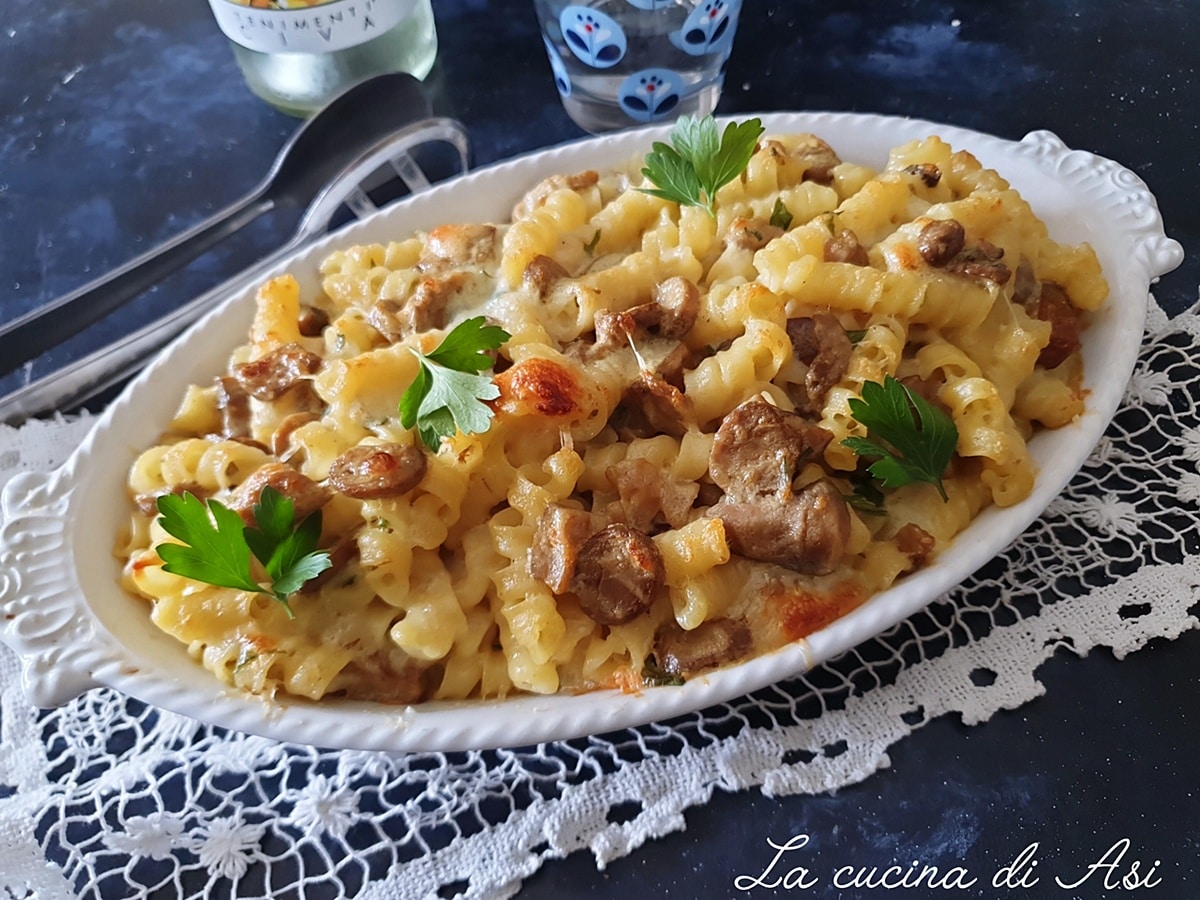 Macarrão de forno branco com cogumelos e provolone