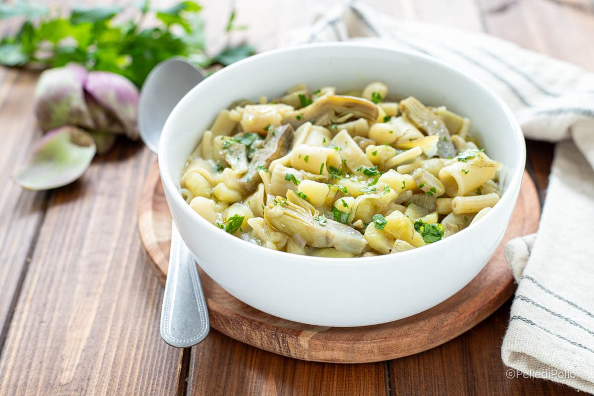 Massa com batatas e alcachofras