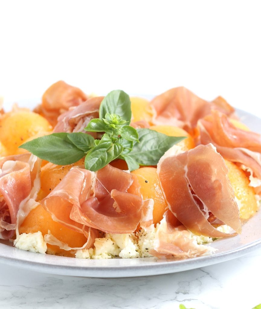 Salada de melão, presunto e queijo coalho (sem cozimento)
