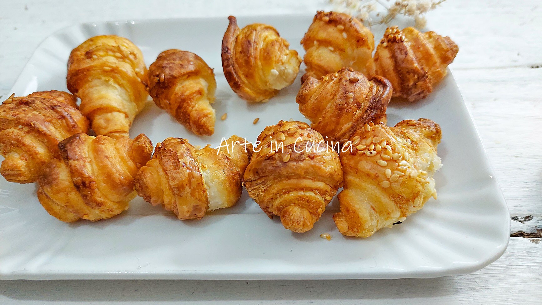 MINI CROISSANTS de PARMESÃO em 10 minutos