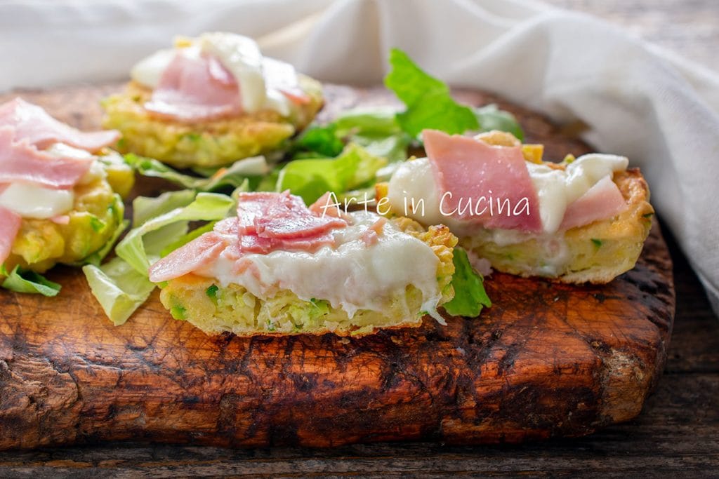 Mini pizzas de abobrinhas na frigideira rápidas