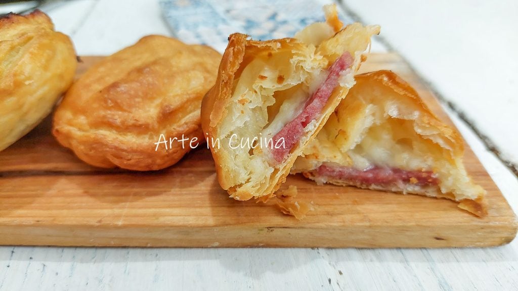 MINI PIZZAS com MASSA FOLHADA recheadas