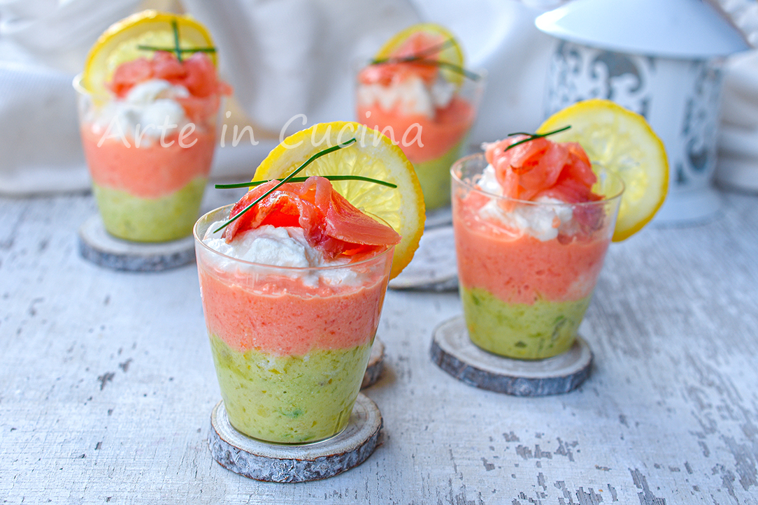 Mousse de abacate com cenouras e salmão