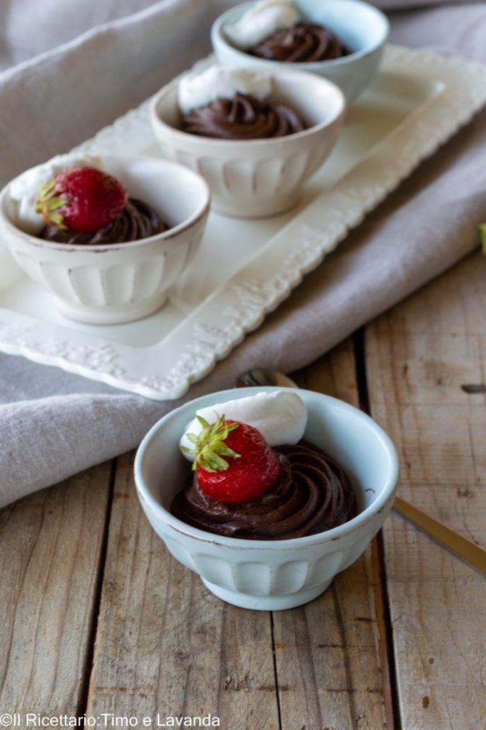 mousse de chocolate e abacate