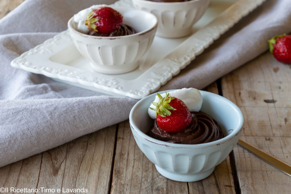 mousse de chocolate e abacate