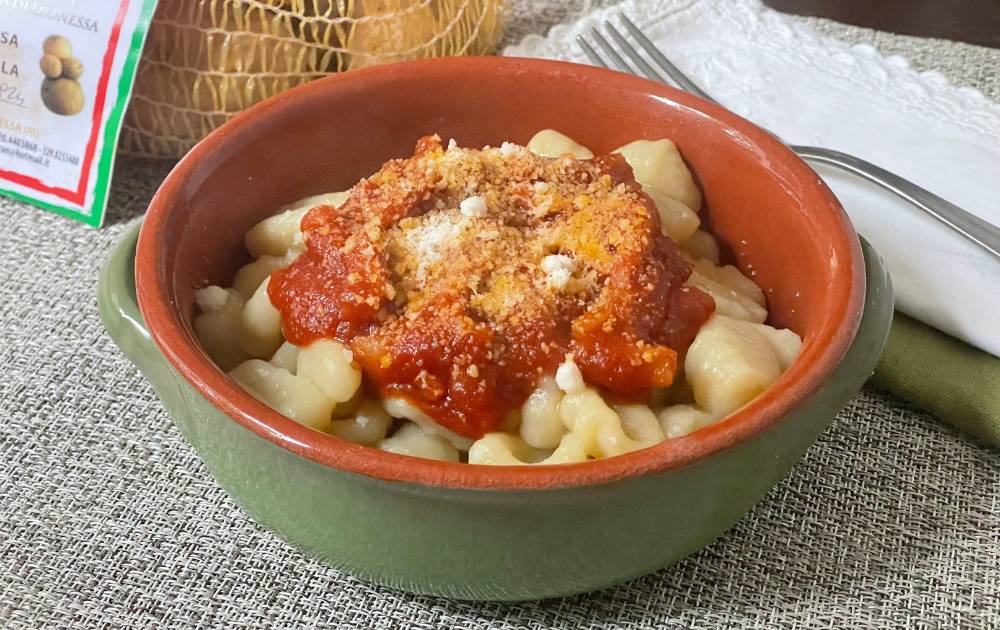 Nhoque de batata com molho de guanciale
