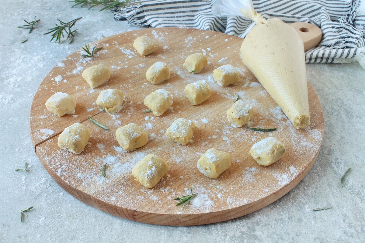 NHOQUE DE GRÃO-DE-BICO E CANNELLINI