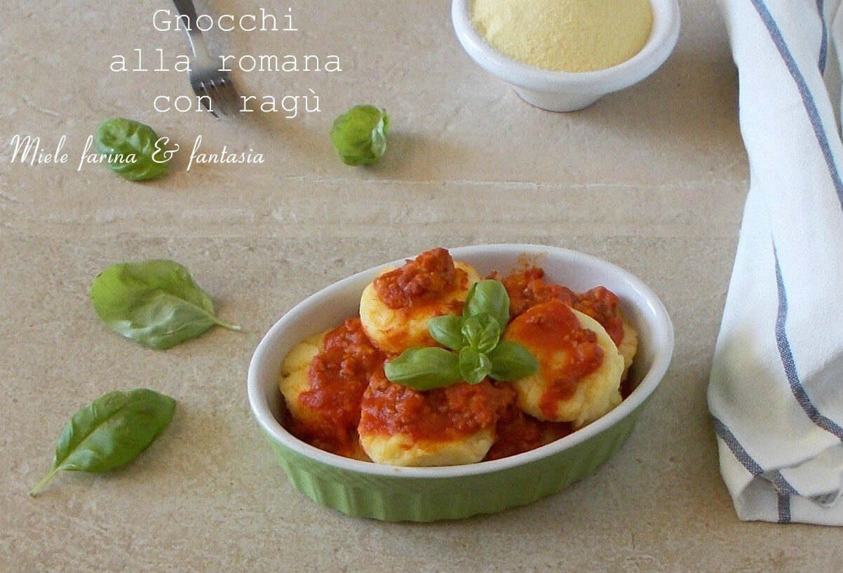 Nhoque de semolina ao ragu de porco