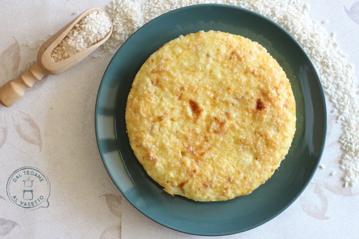Omelete de arroz no microondas