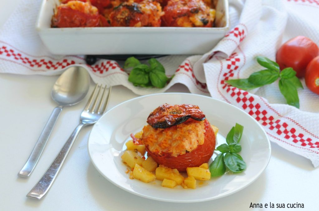 Tomates do quintal recheados com arroz basmati