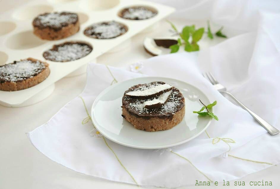 Tortinhas de coco e chocolate sem forno