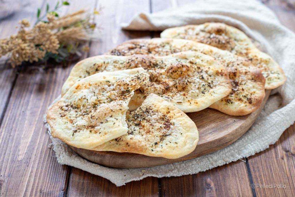 pães achatados rápidos sem fermento