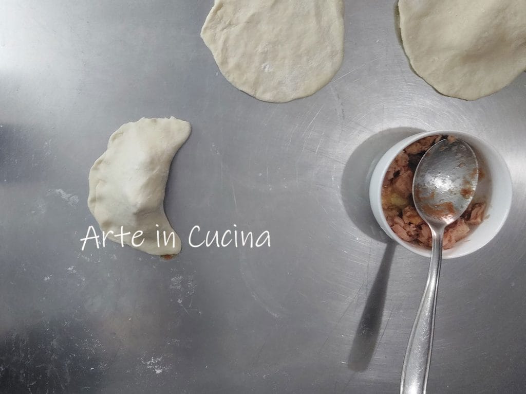 PANZEROTTI ATUM e provolone