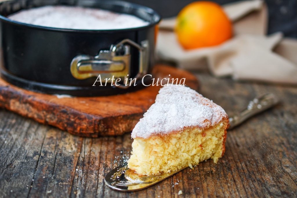 Pão de ló de laranja macio e alto