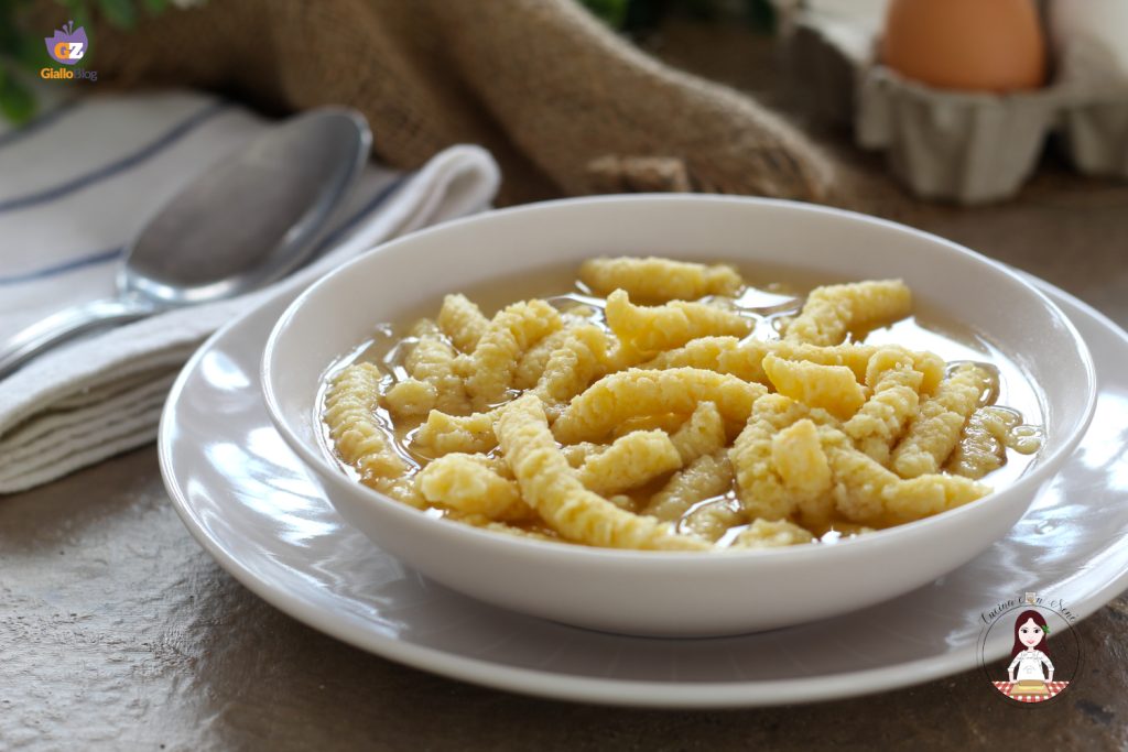 Passatelli em caldo
