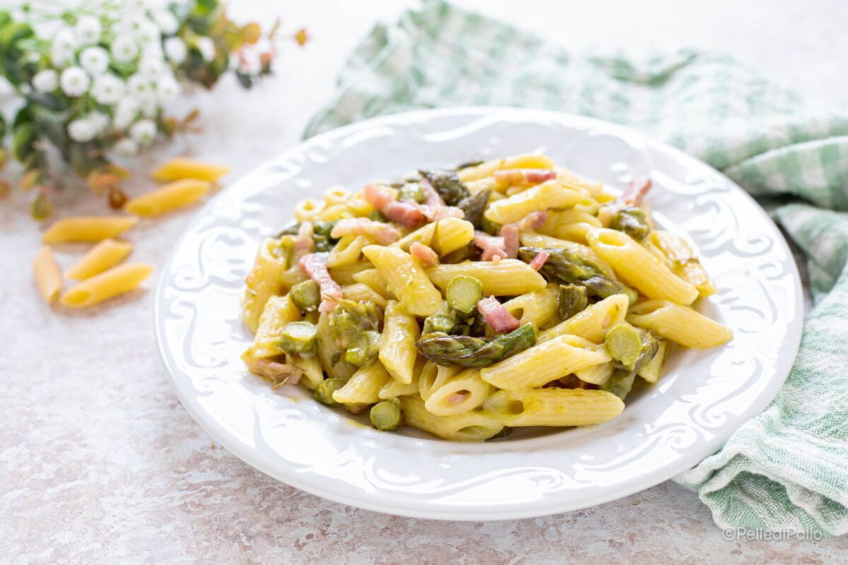 Pasta com aspargos e speck