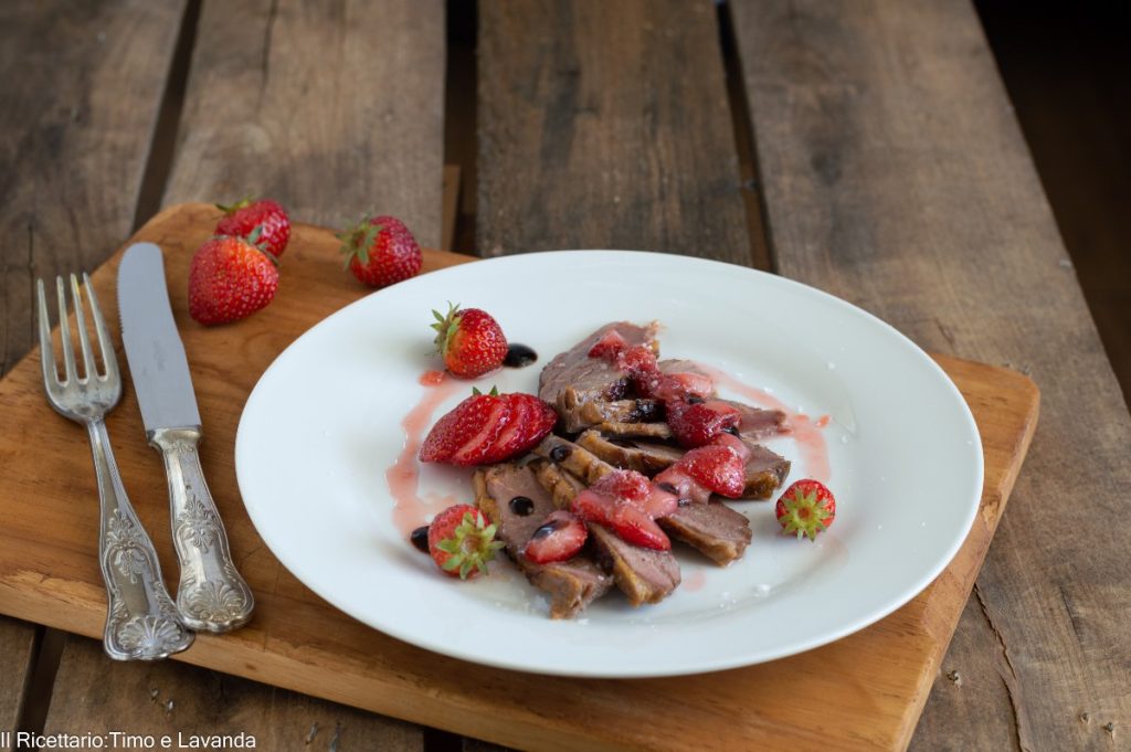 peito de pato com molho de morangos