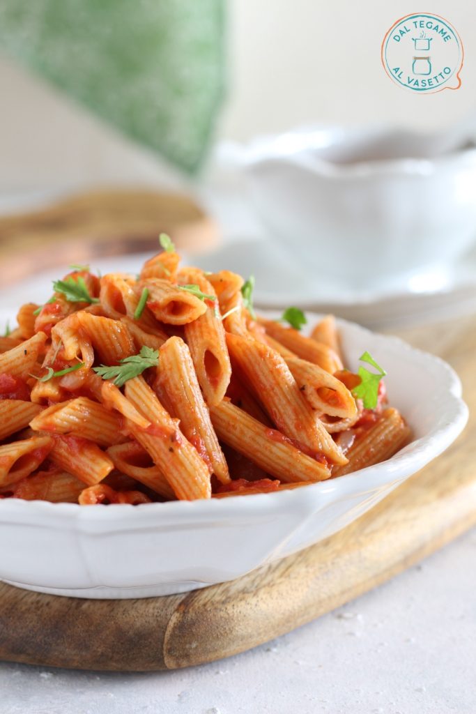 penne com molho de tomate cozidas no micro-ondas receita rápida