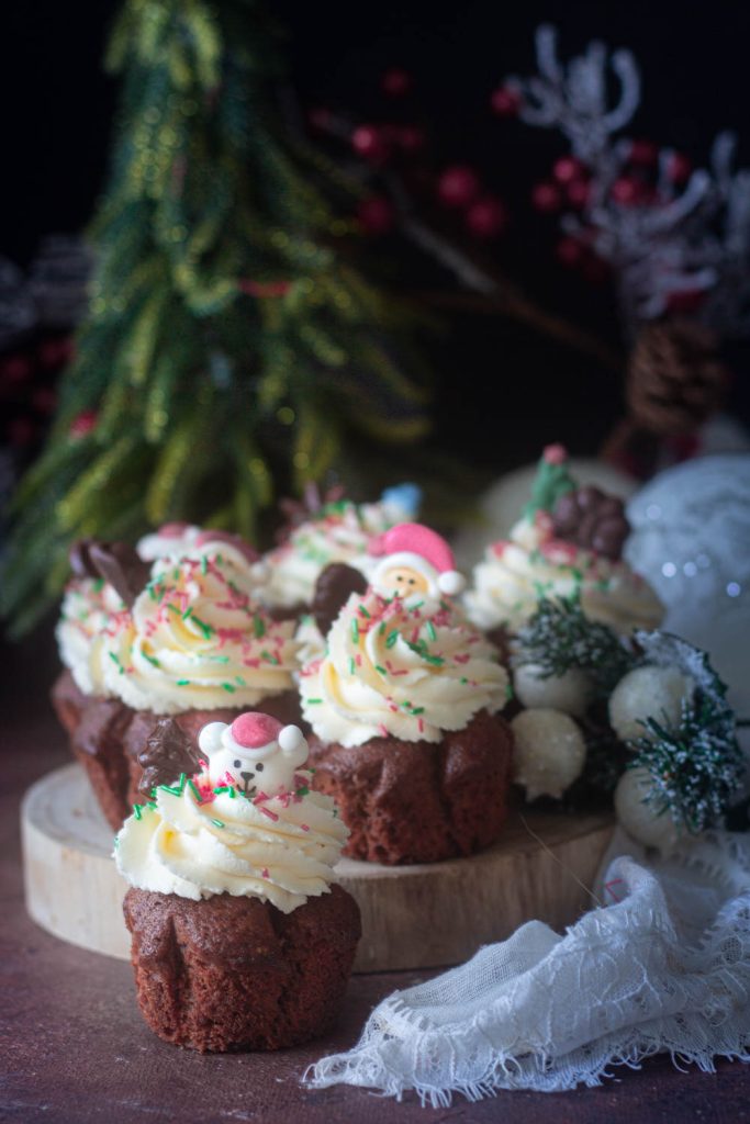 Muffin decorados com chocolate e San Marzano