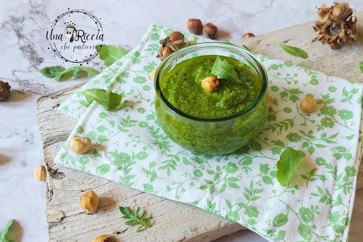 Pesto de rúcula e avelãs