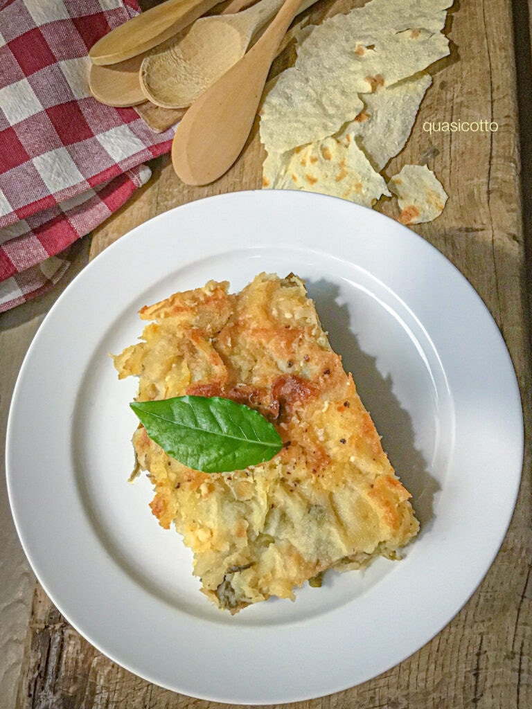 Lasanha de forno de carasau com alcachofras sem tomate