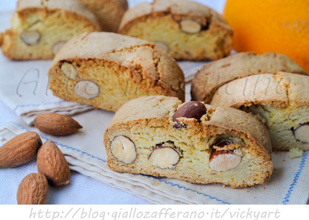 Piparelli biscoitos sicilianos dos mortos com amêndoas