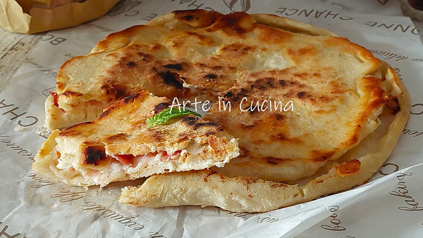 PIZZA RECHEADA de BACON e PROVOLONE na frigideira