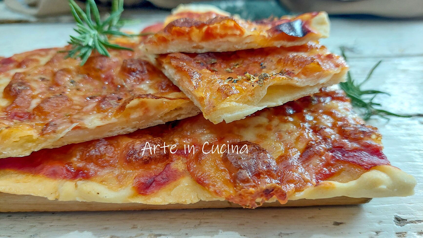 PIZZA VERMELHA RÁPIDA crocante no forno