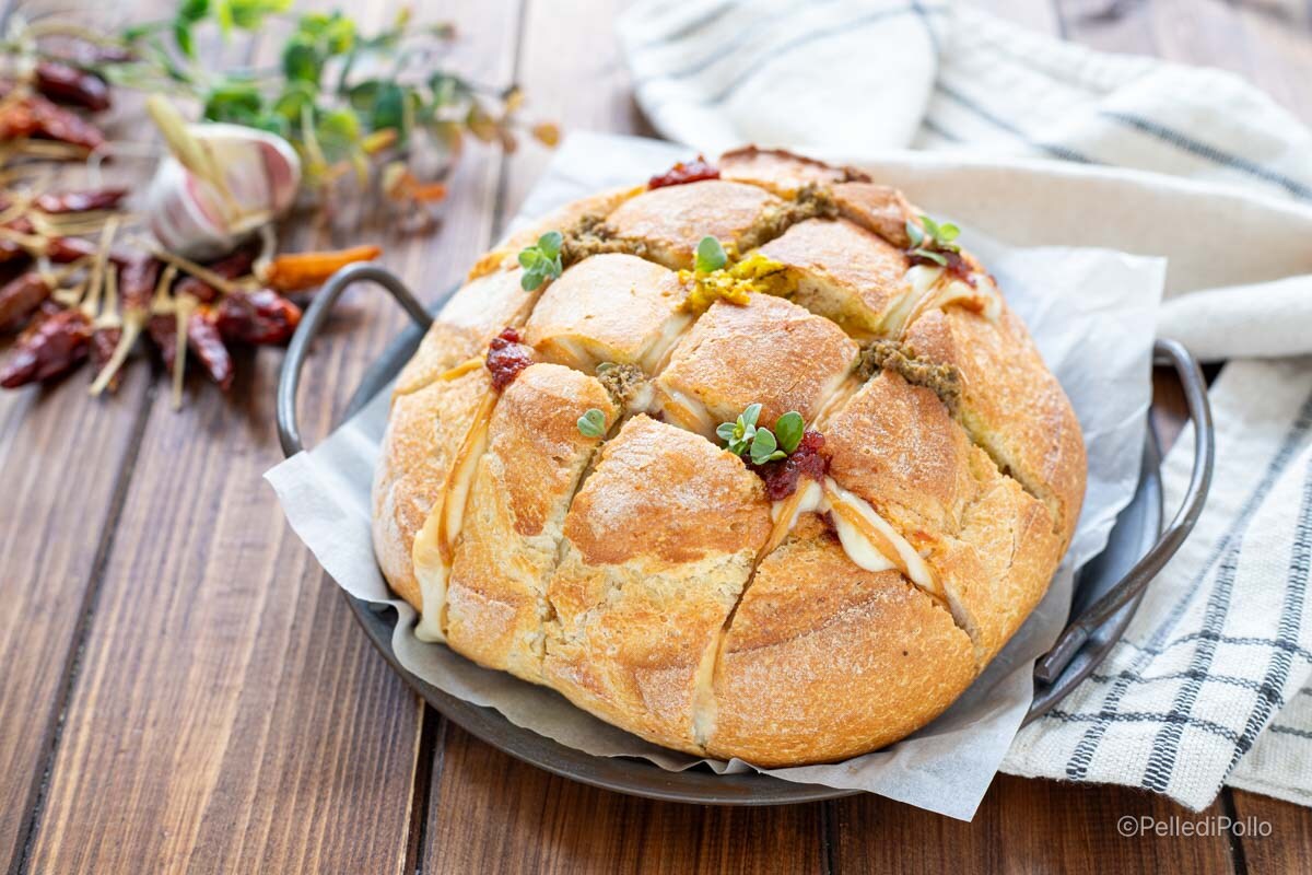Pão Recheado ao Forno (pull apart bread)