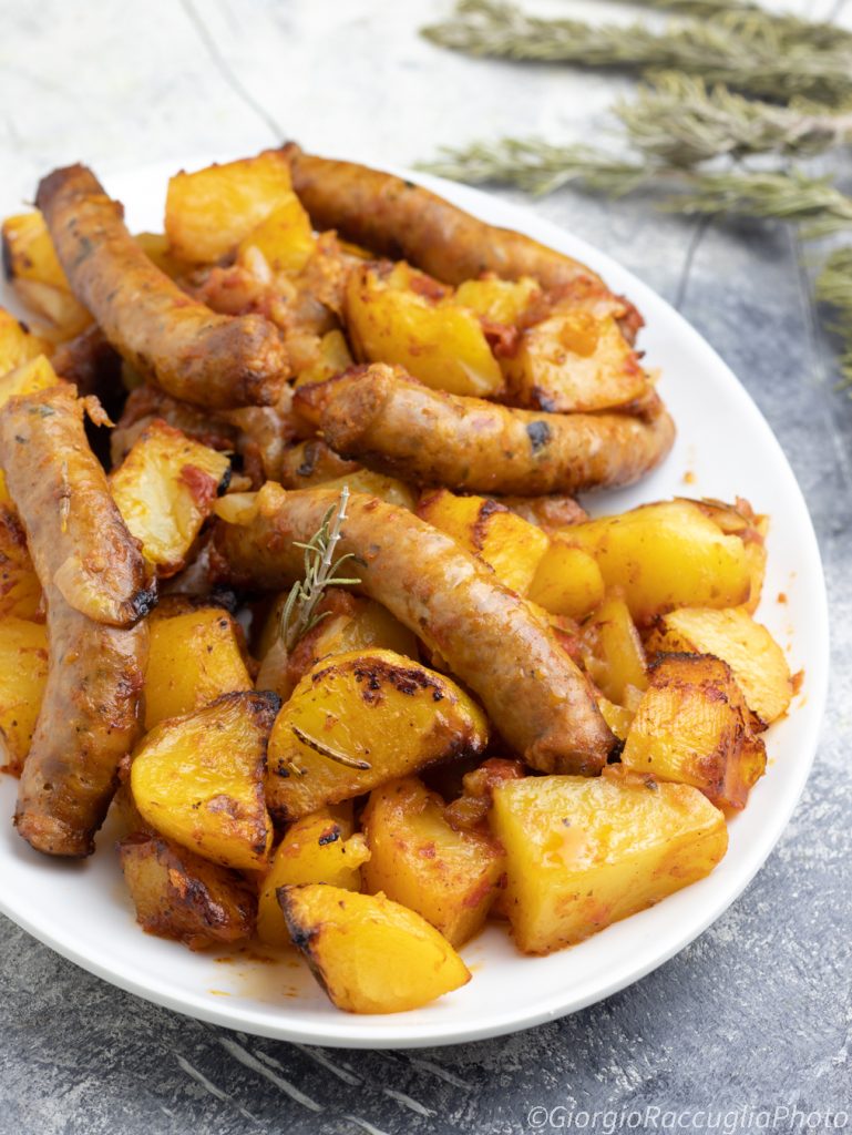 receita de linguiça e batatas à pizzaiola