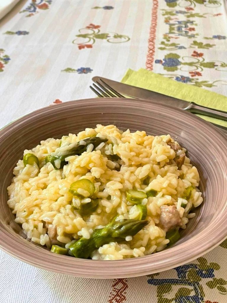 risotto com aspargos e linguiça