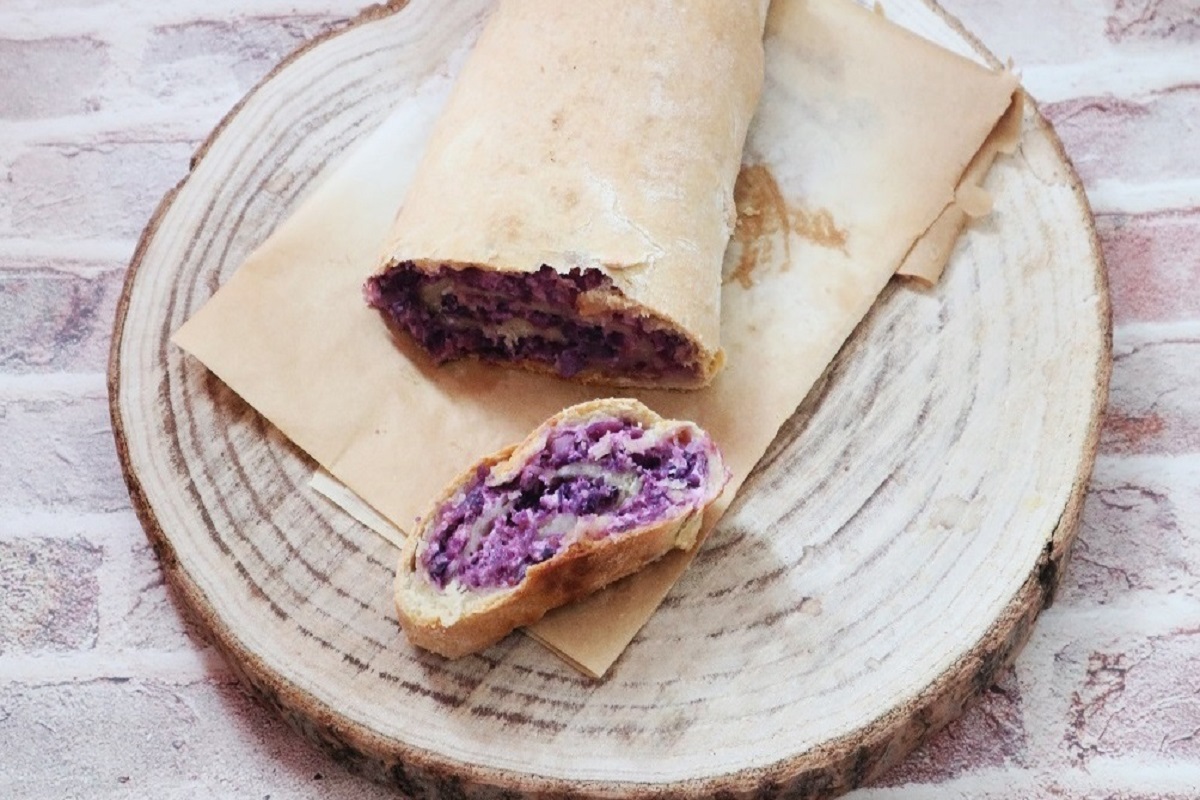 Strudel salgado com repolho roxo